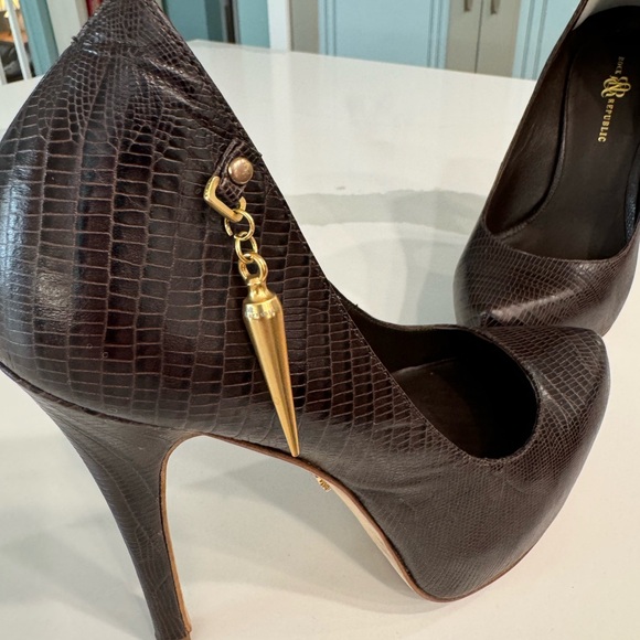 Rock & Republic high heeled pumps. Size 7 - Picture 3 of 14